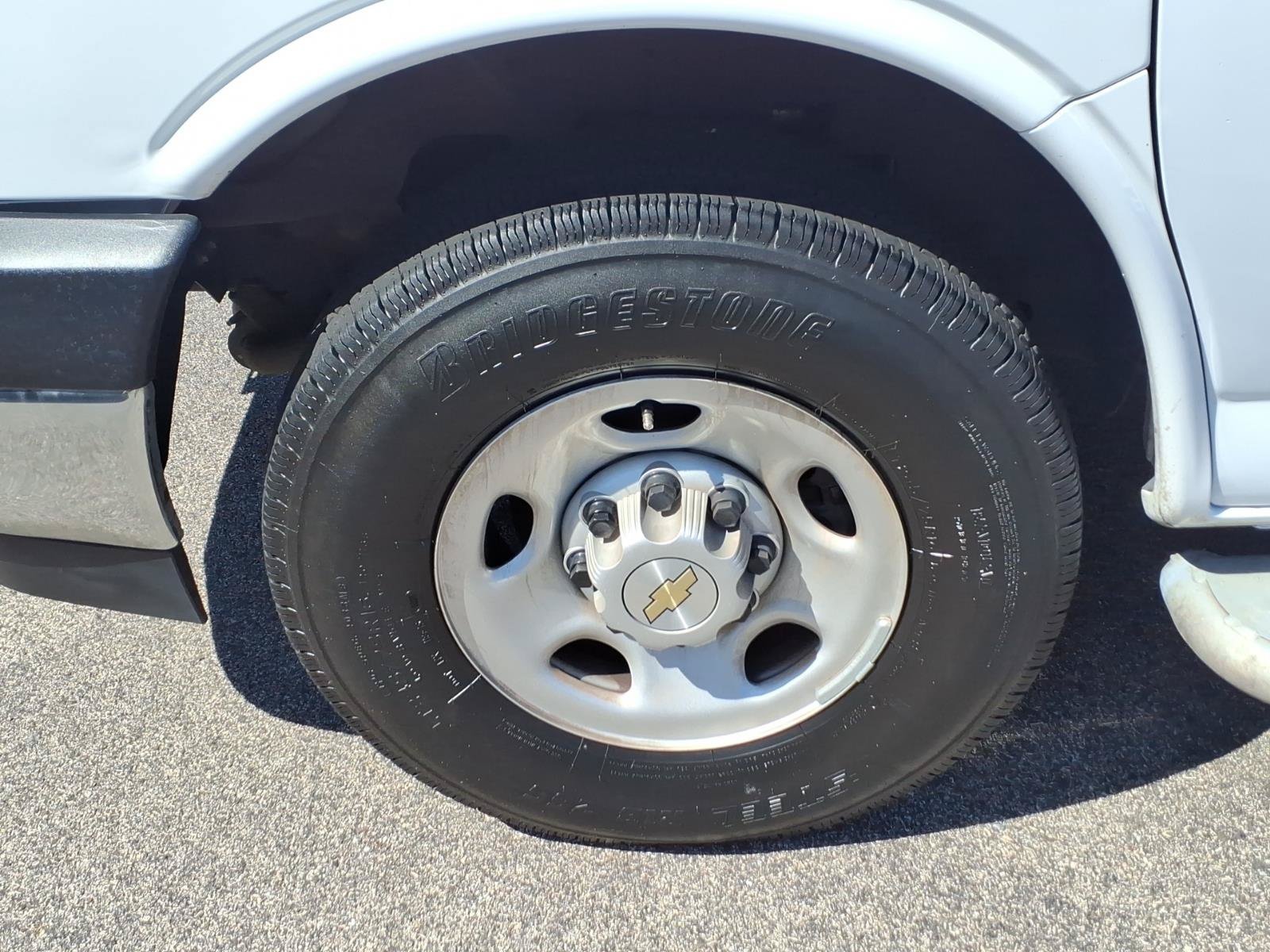 Used 2025 Chevrolet Express 2500 w/ Driver Convenience Package RWD image 9