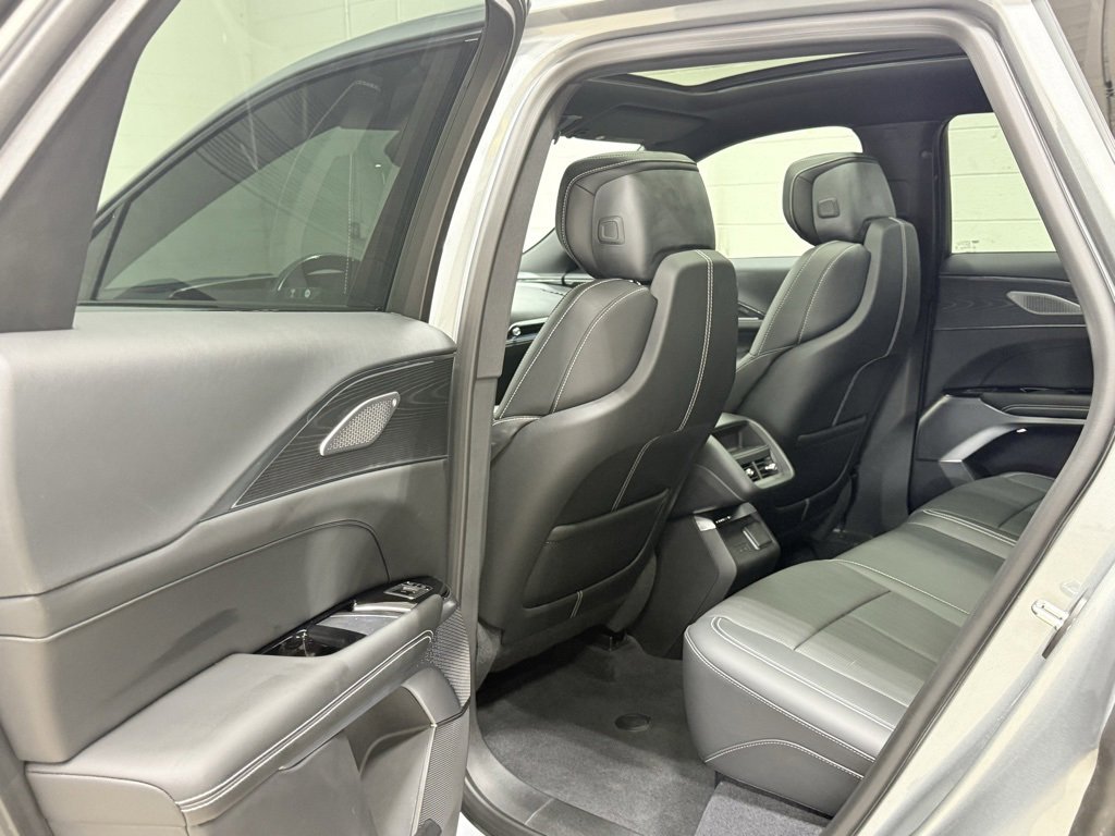 Used 2024 Cadillac Lyriq Sport image 26