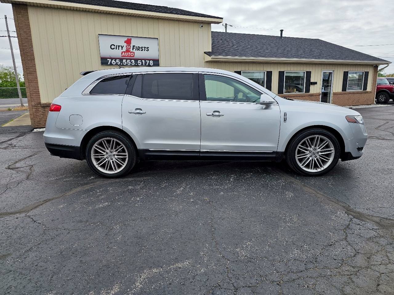 Used 2014 Lincoln MKT AWD image 39