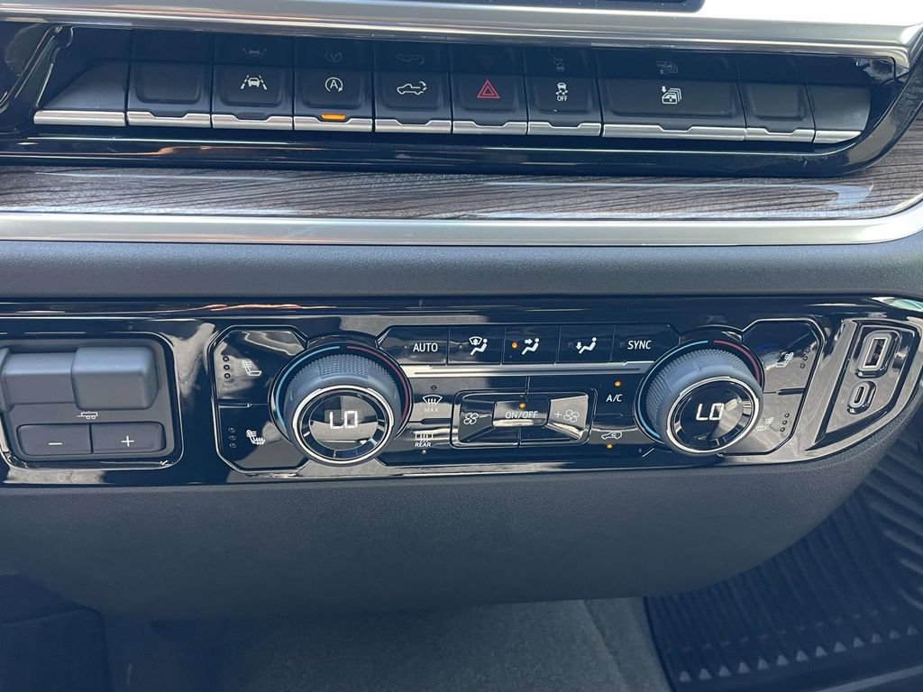 Used 2025 Chevrolet Silverado 1500 LT RWD image 28