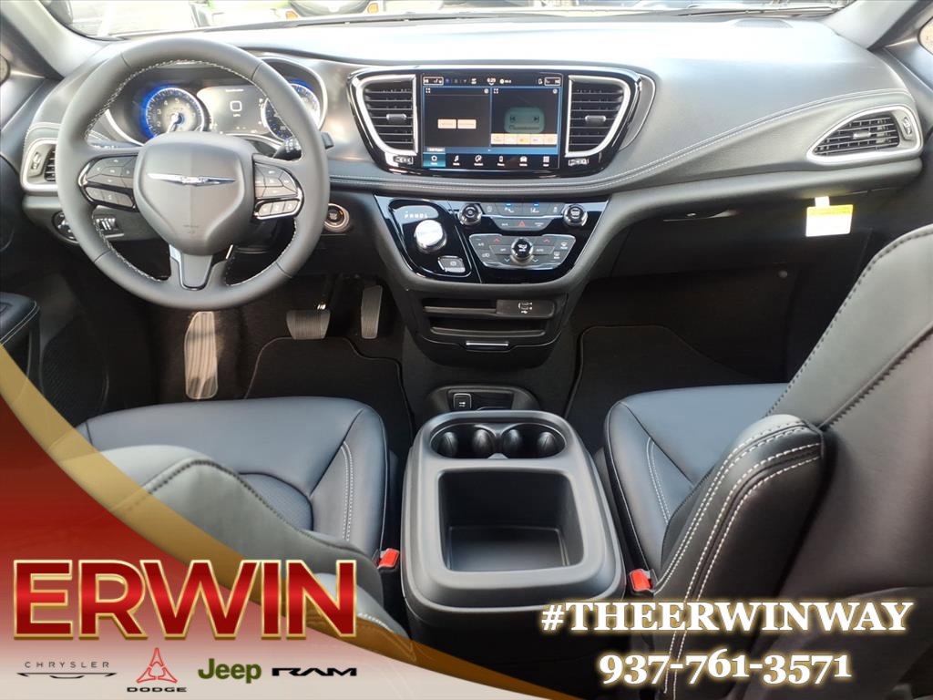 New 2026 Chrysler Pacifica Select w/ S Appearance Package image 15