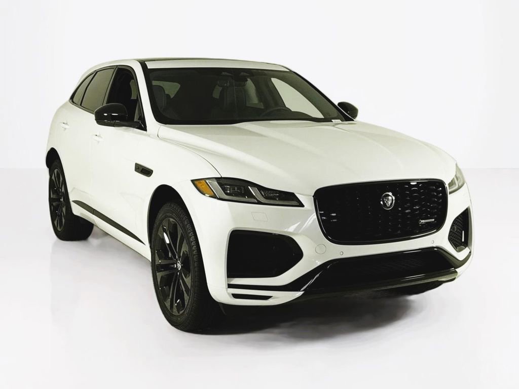 Used 2025 Jaguar F-PACE R-Dynamic S image 7
