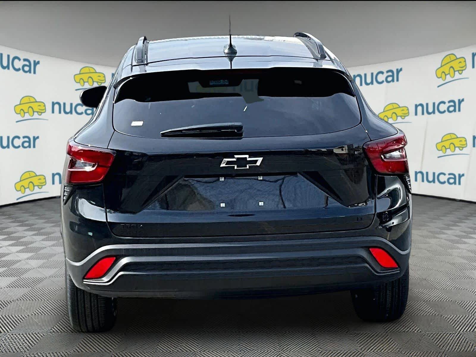 New 2026 Chevrolet Trax LT w/ Midnight Edition FWD image 6