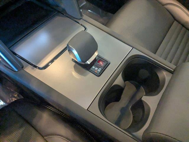 Used 2024 Land Rover Discovery Sport Dynamic SE image 13