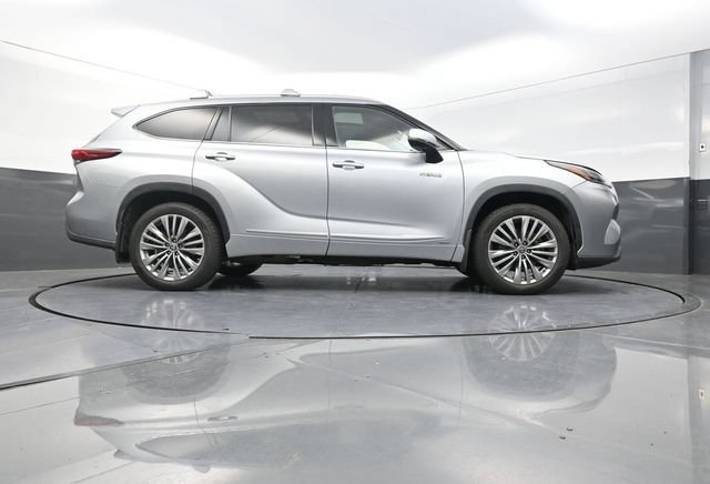 Used 2021 Toyota Highlander Platinum AWD/4WD image 38