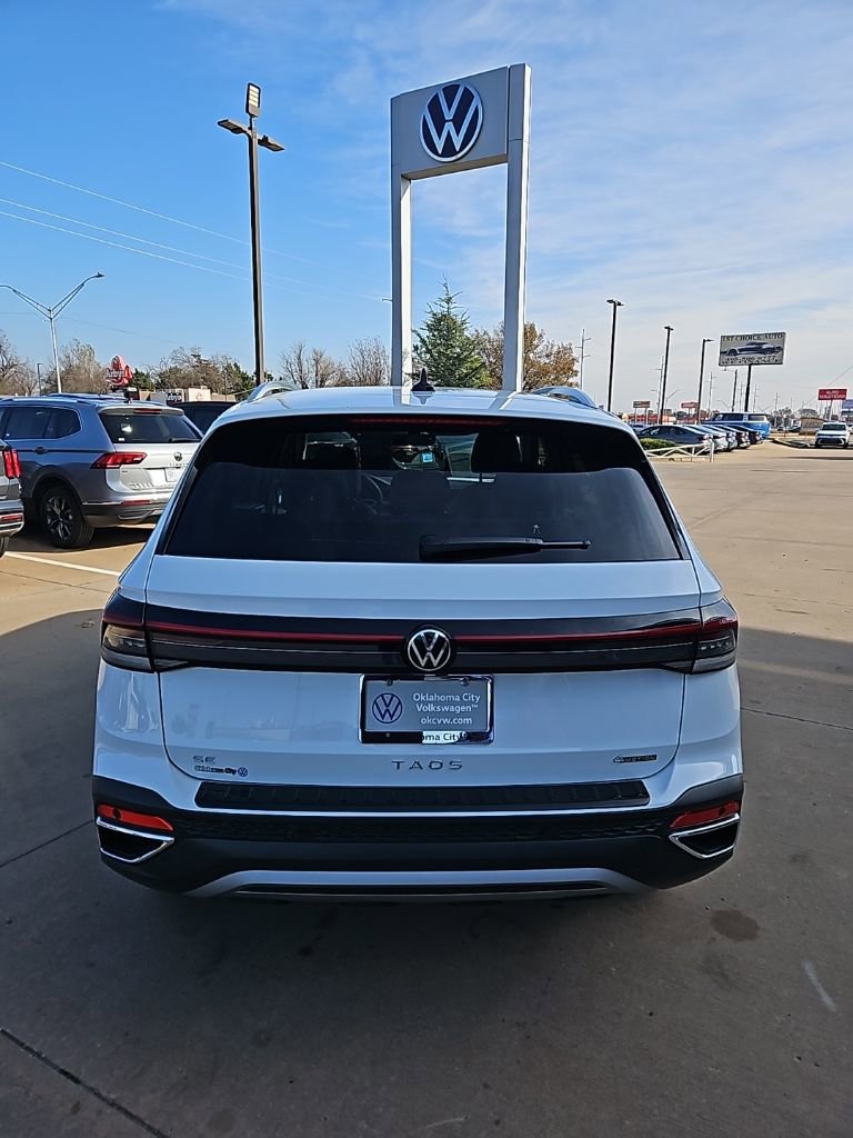 New 2026 Volkswagen Taos SE image 6