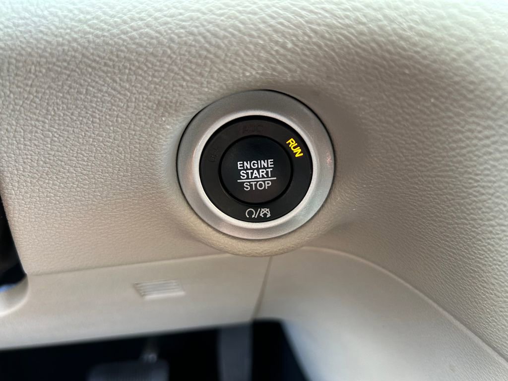 Used 2023 Chrysler Voyager LX FWD image 16