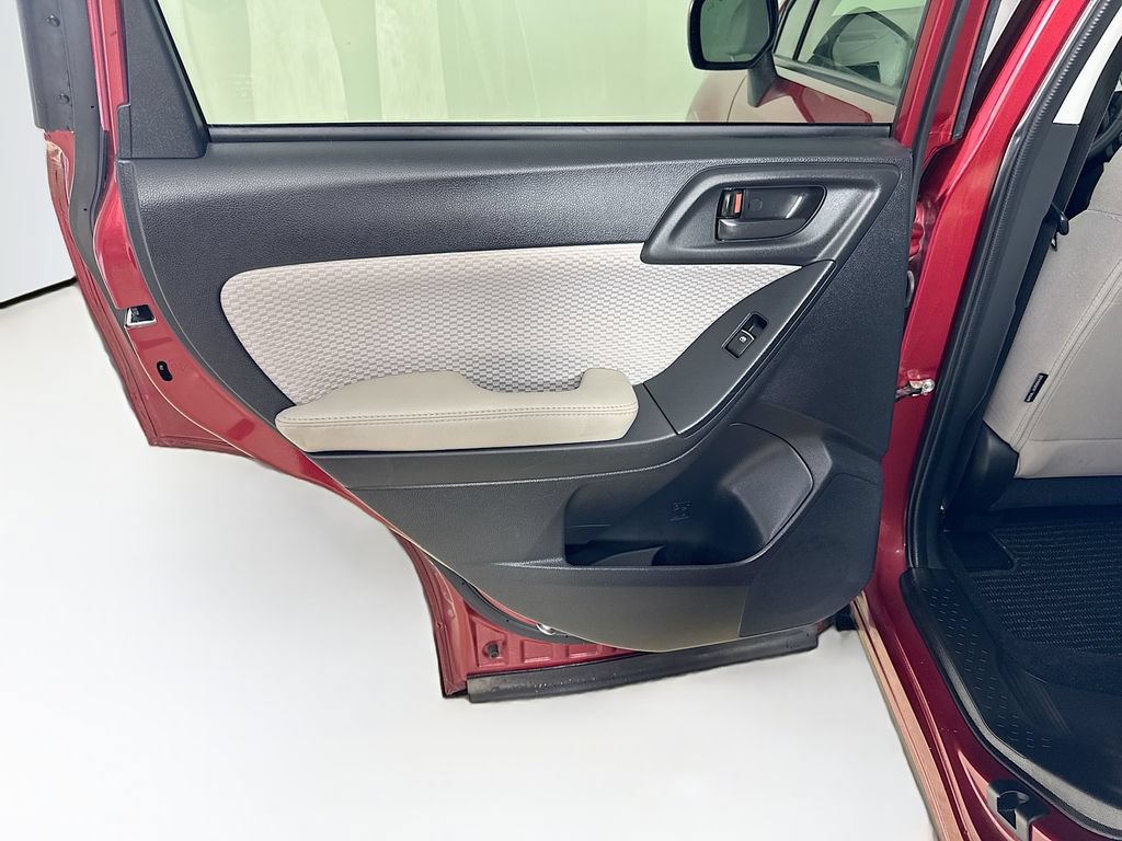 Used 2018 Subaru Forester 2.5i Premium AWD/4WD image 22