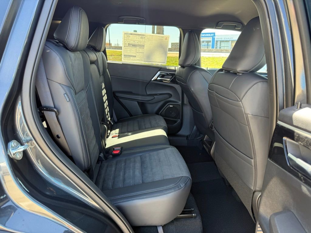 New 2026 Mitsubishi Outlander LE image 23