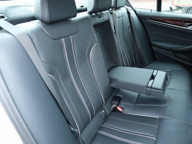 Used 2023 BMW M550i xDrive AWD/4WD image 33