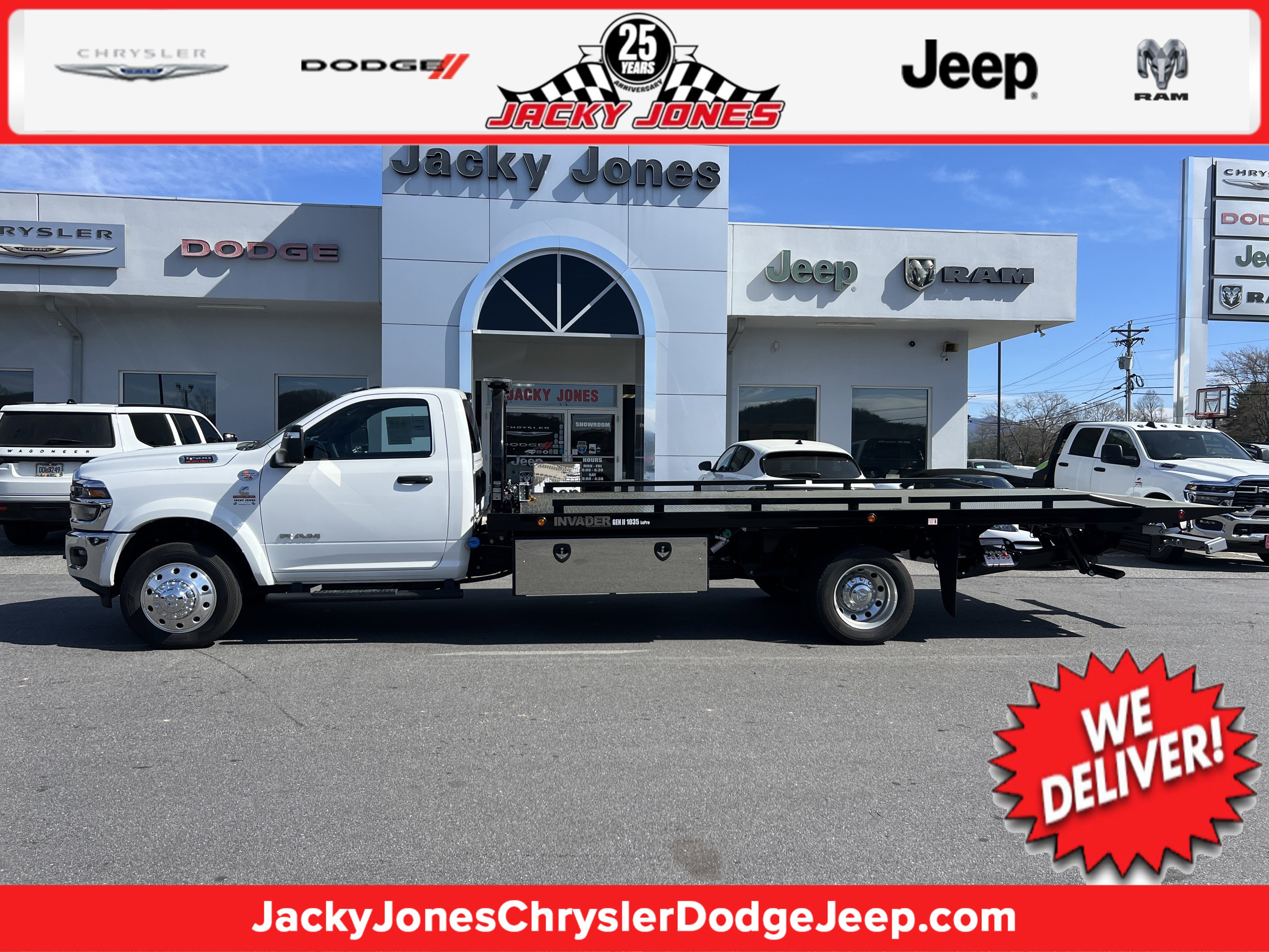 Used 2025 RAM 5500 2WD Regular Cab image 1