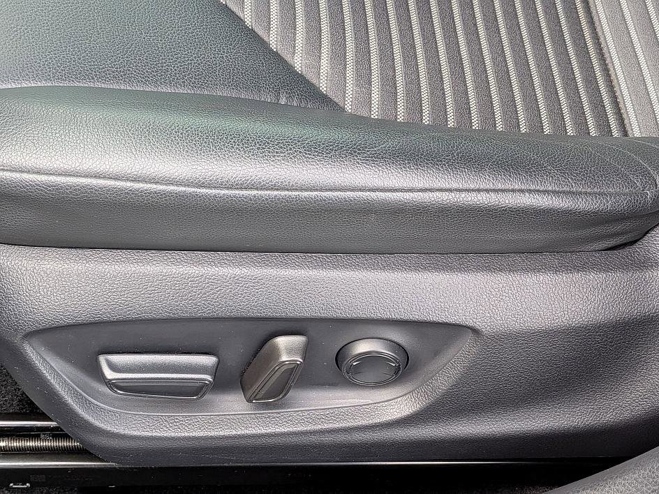 Used 2022 Toyota Camry SE image 17