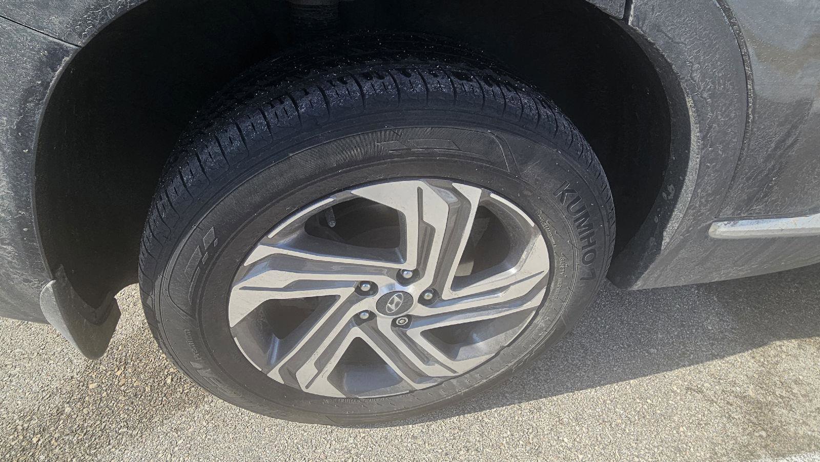 Used 2023 Hyundai Santa Fe SEL w/ Premium Package image 15