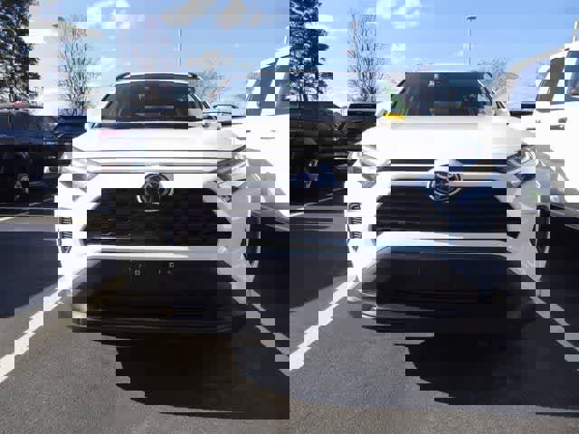 Used 2025 Toyota RAV4 XLE image 2