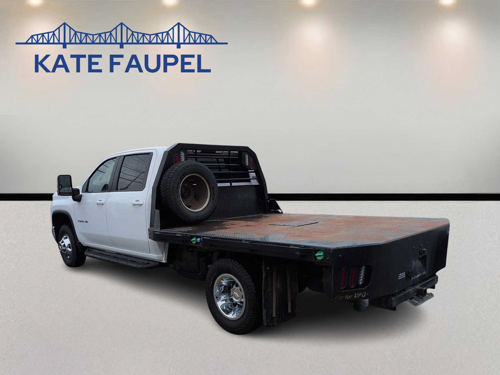 Used 2024 Chevrolet Silverado 3500 LT w/ Convenience Package AWD/4WD image 5