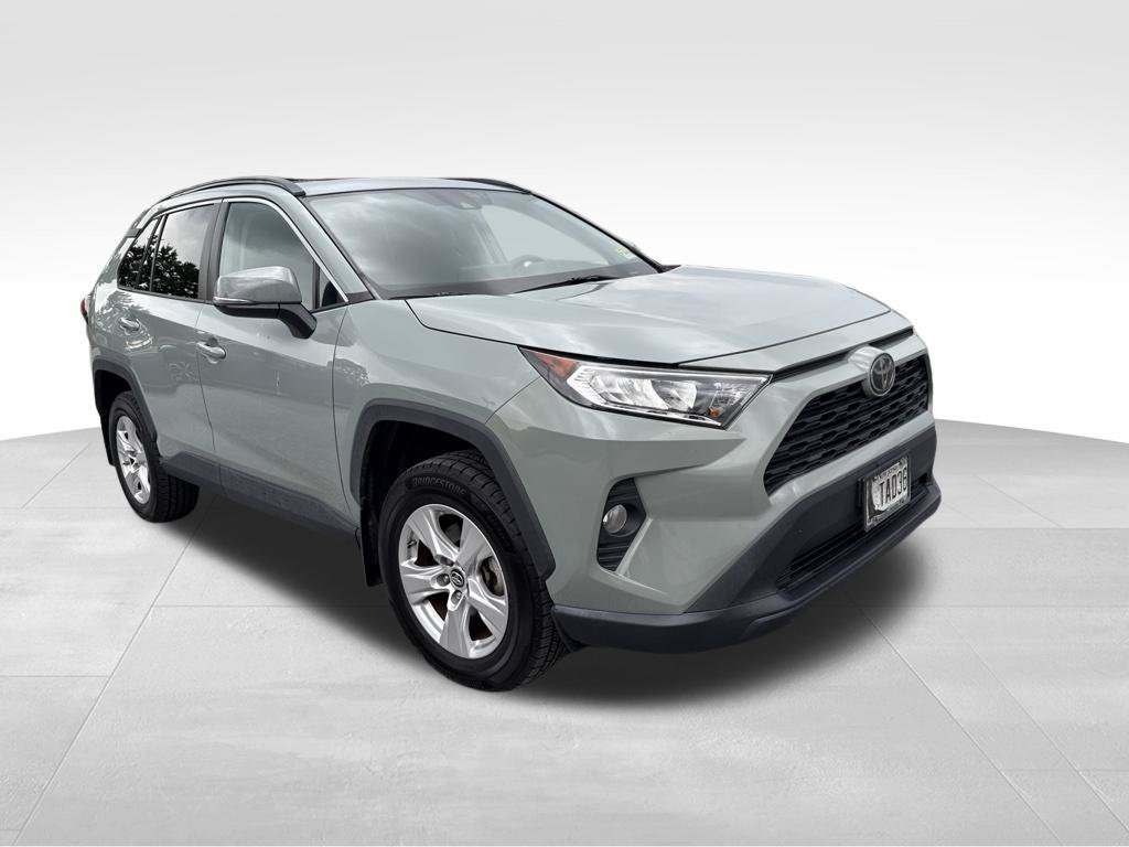 Used 2019 Toyota RAV4 XLE AWD/4WD image 4
