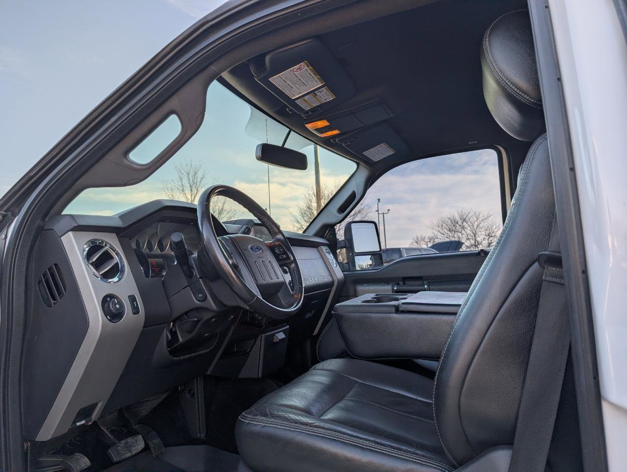 Used 2016 Ford F250 Lariat w/ Lariat Interior Package image 9