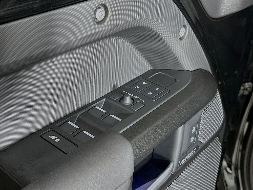 Used 2023 Land Rover Defender 110 V8 image 20