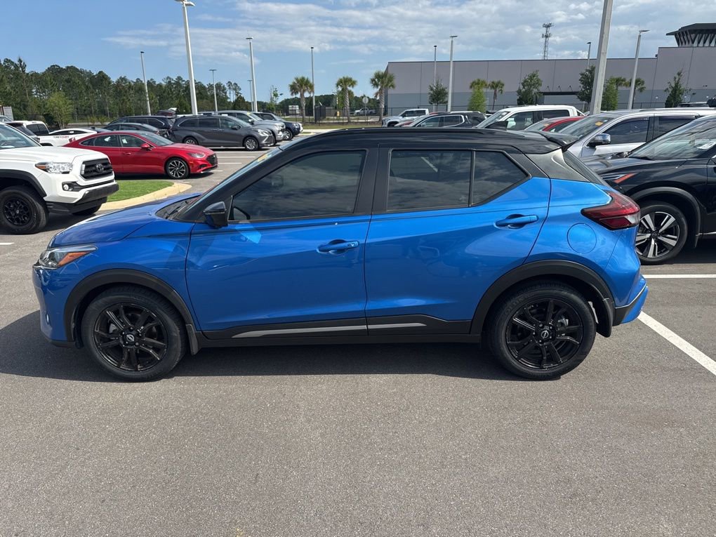 Used 2023 Nissan Kicks SR w/ SR Premium Package FWD image 4