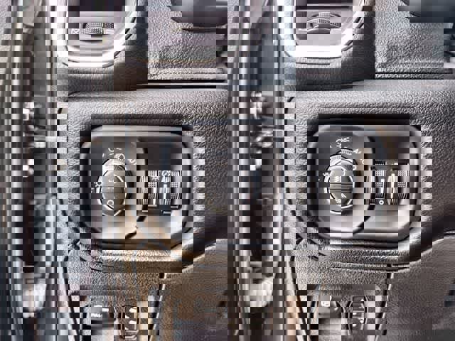 Used 2023 RAM 1500 Laramie image 29