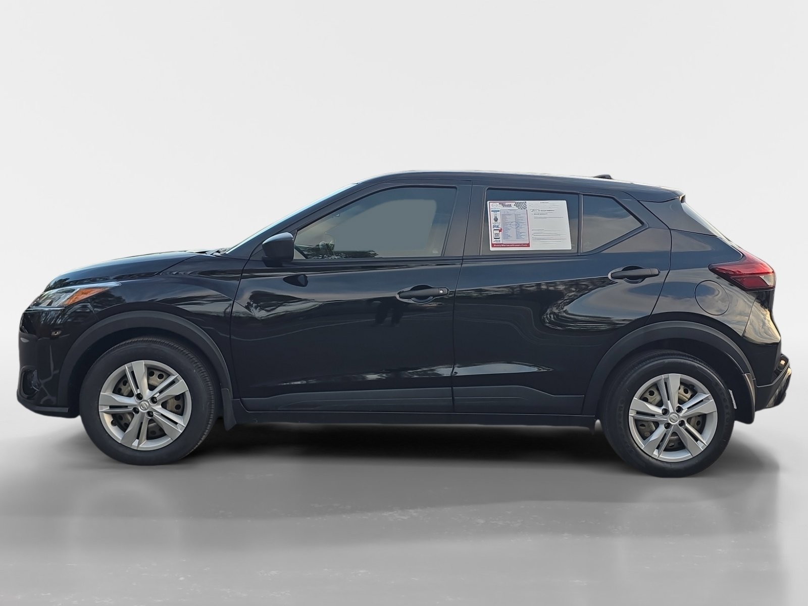 Used 2023 Nissan Kicks S video 2