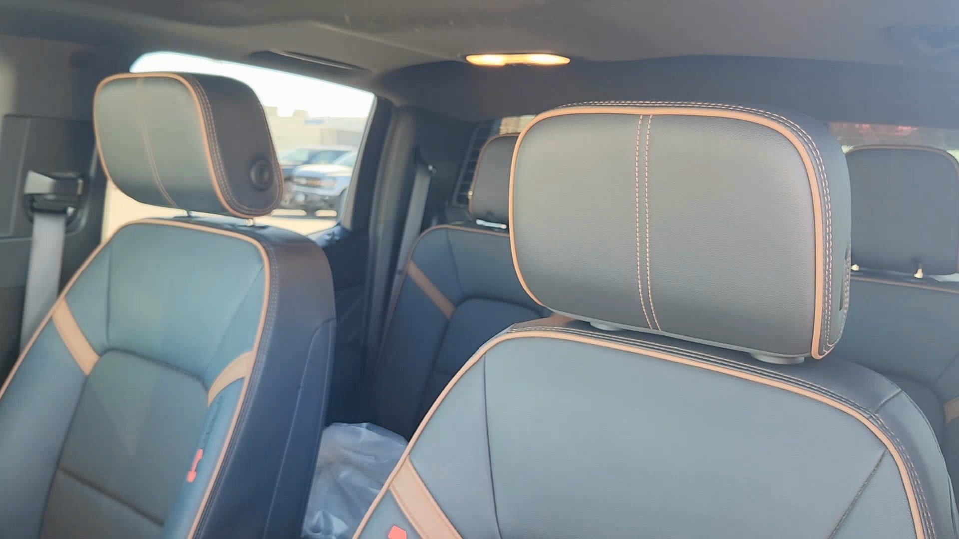 Used 2024 GMC Canyon AT4 w/ LPO, Off Road Lift Package image 10