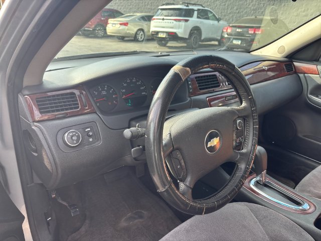 Used 2010 Chevrolet Impala LT FWD image 9
