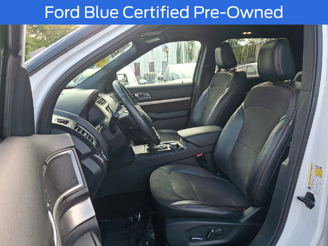 Used 2018 Ford Explorer XLT w/ Equipment Group 202A AWD/4WD image 17