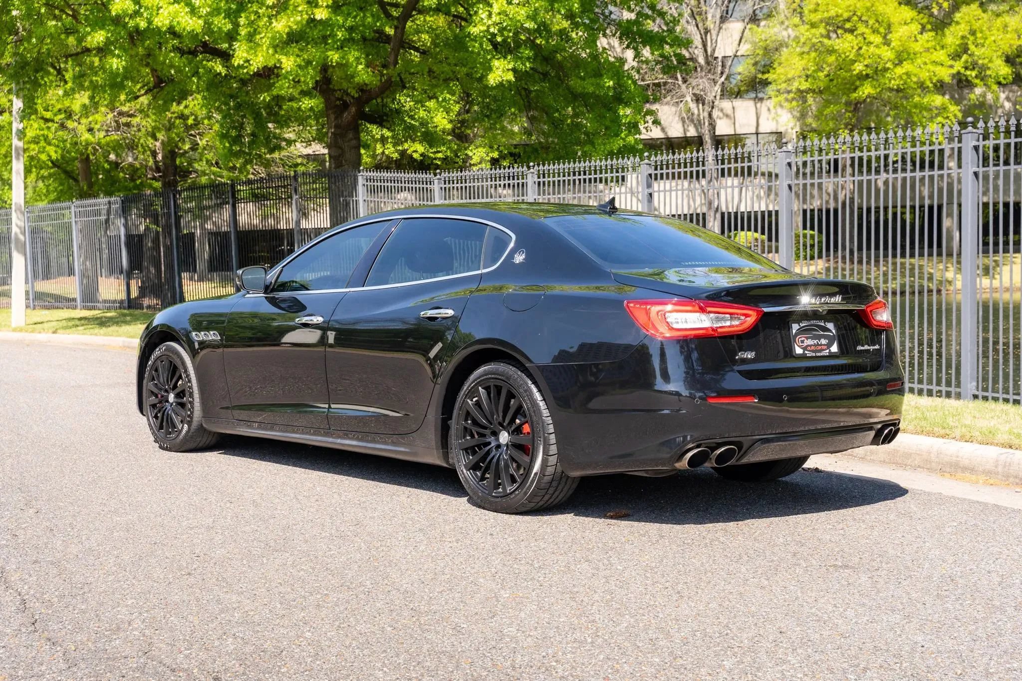 Used 2018 Maserati Quattroporte S Q4 AWD/4WD image 8