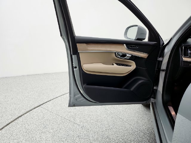 New 2026 Volvo XC90 T8 Plus AWD/4WD image 27