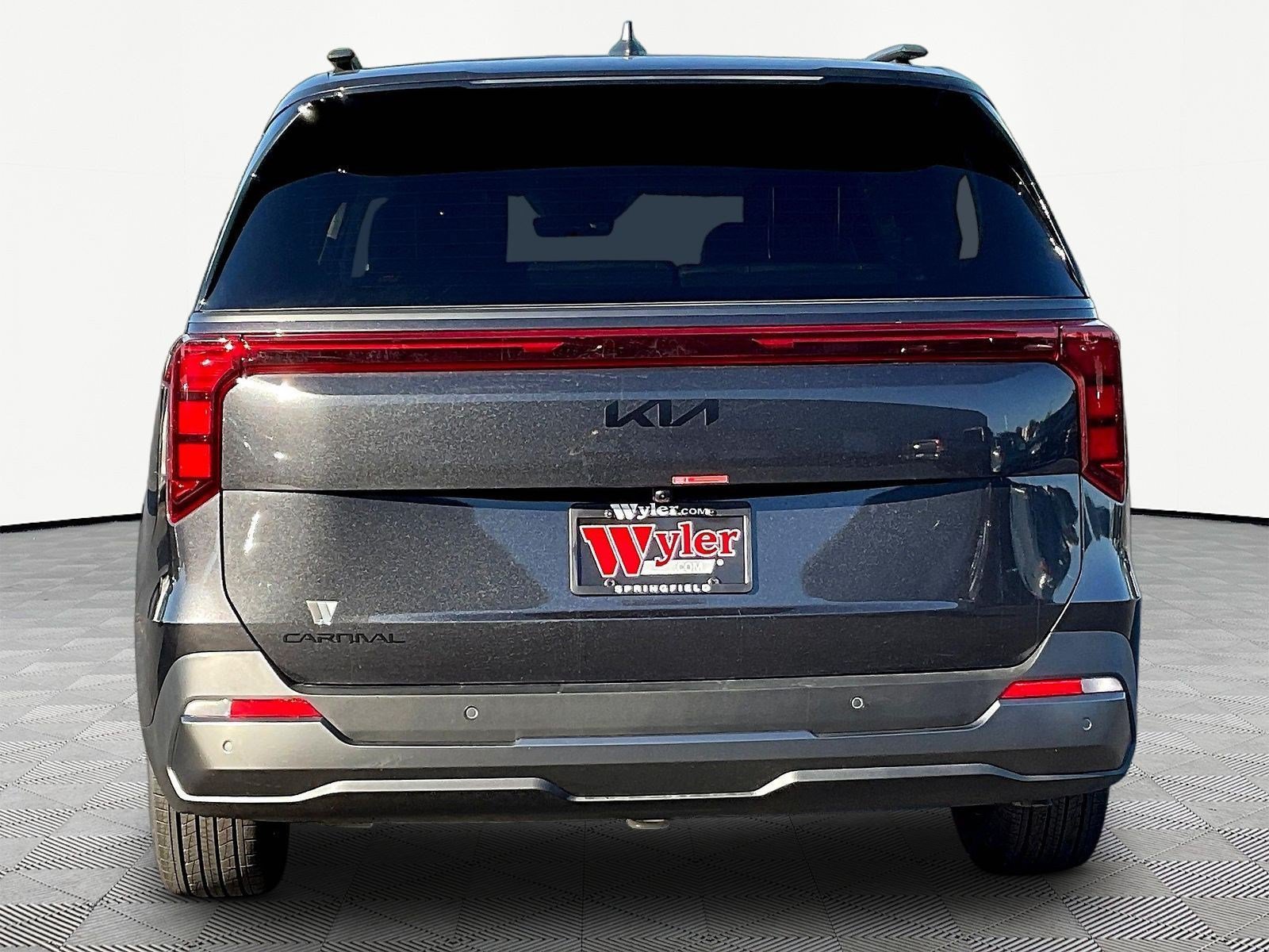 New 2027 Kia Carnival EX FWD image 5