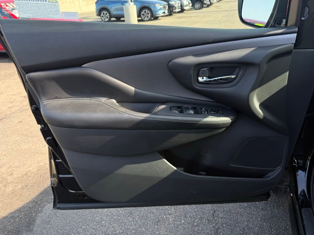 Certified 2024 Nissan Murano SV w/ SV Midnight Edition Package image 19