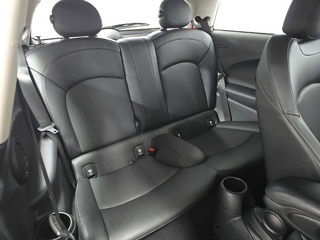 Used 2019 MINI Cooper S image 15