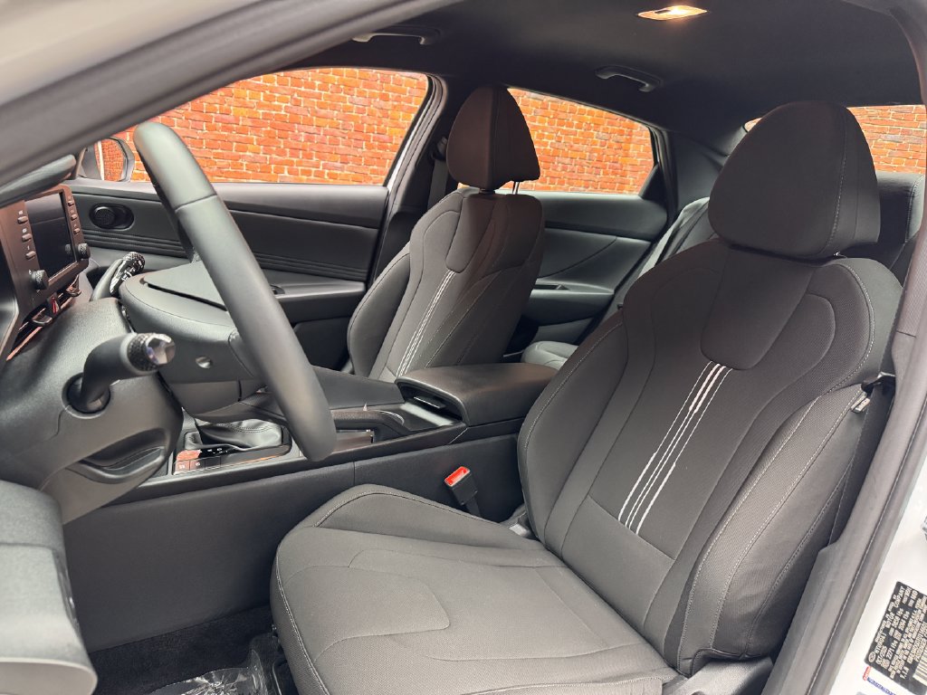 Used 2026 Hyundai Elantra Sport FWD image 23
