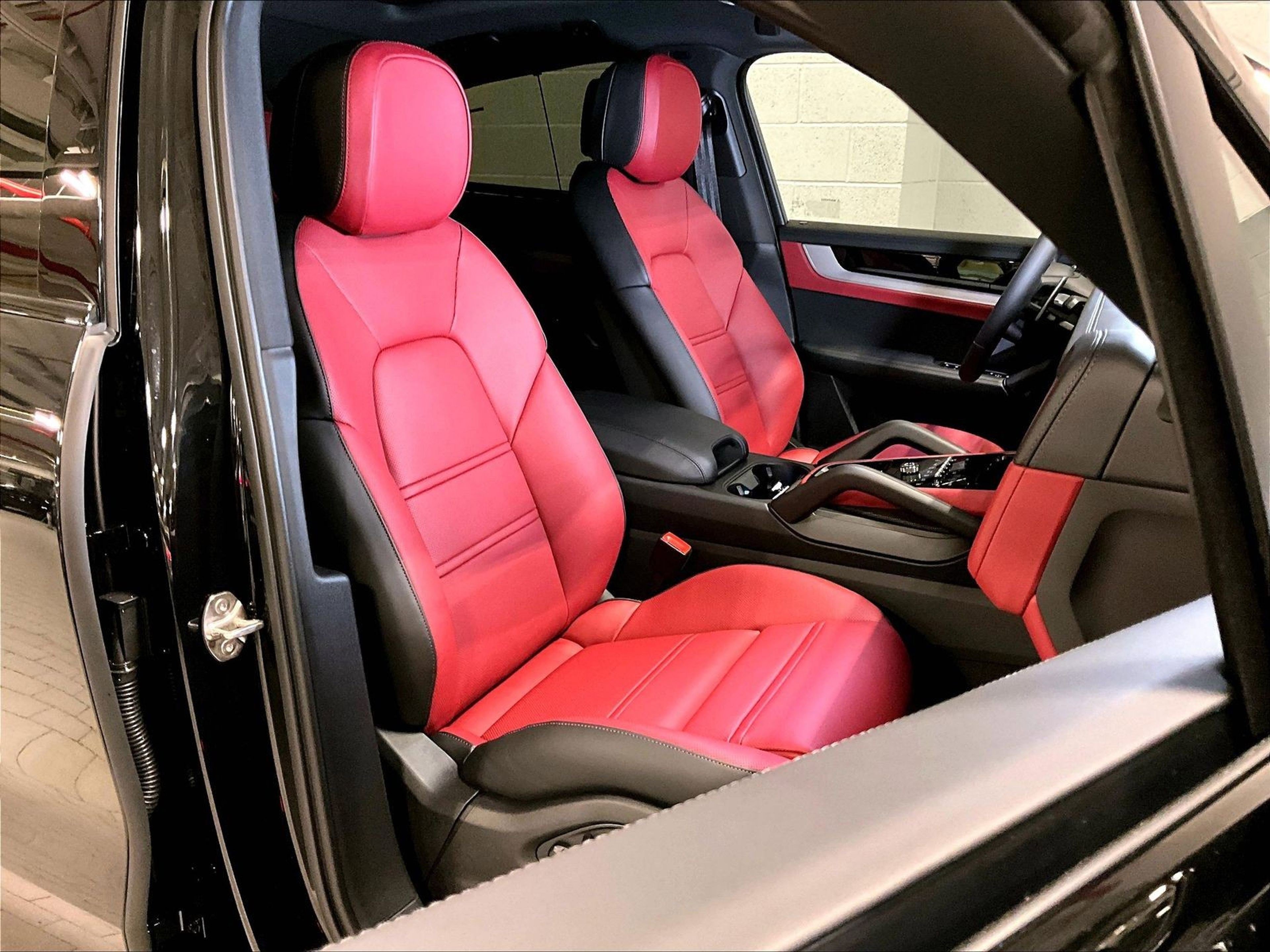 New 2026 Porsche Cayenne S image 10