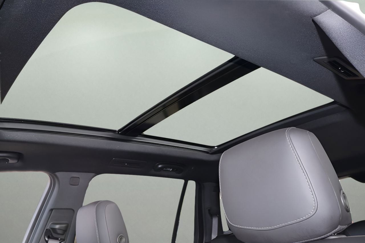 Certified 2023 Cadillac XT6 Premium Luxury image 30