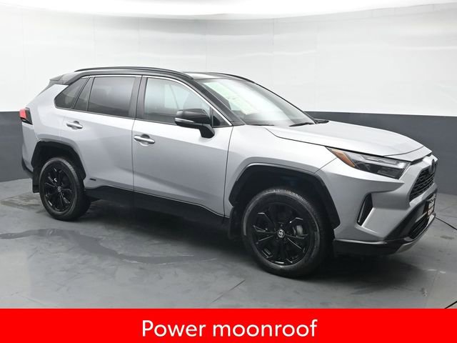 Used 2025 Toyota RAV4 XSE w/ Weather Package AWD/4WD image 9