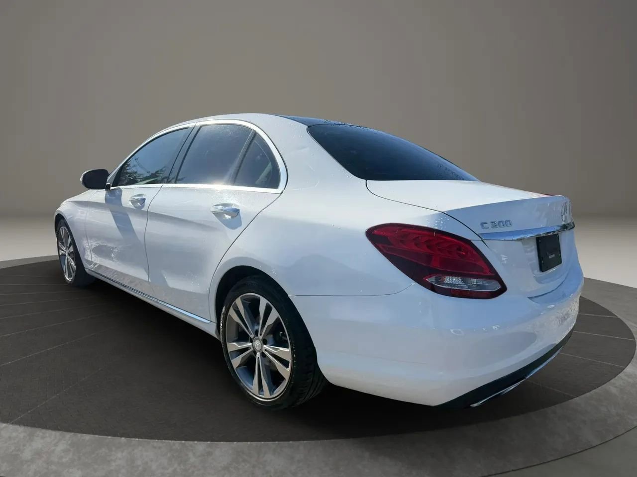 Used 2015 Mercedes-Benz C 300 4MATIC Sedan image 7