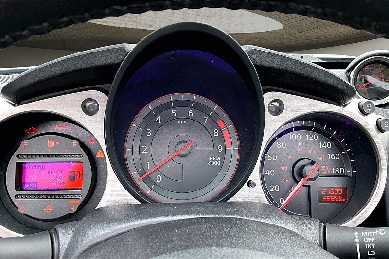 Used 2017 Nissan 370Z Touring image 21