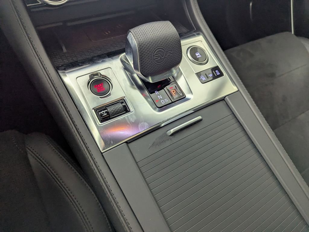 Used 2022 Jaguar F-PACE SVR image 13