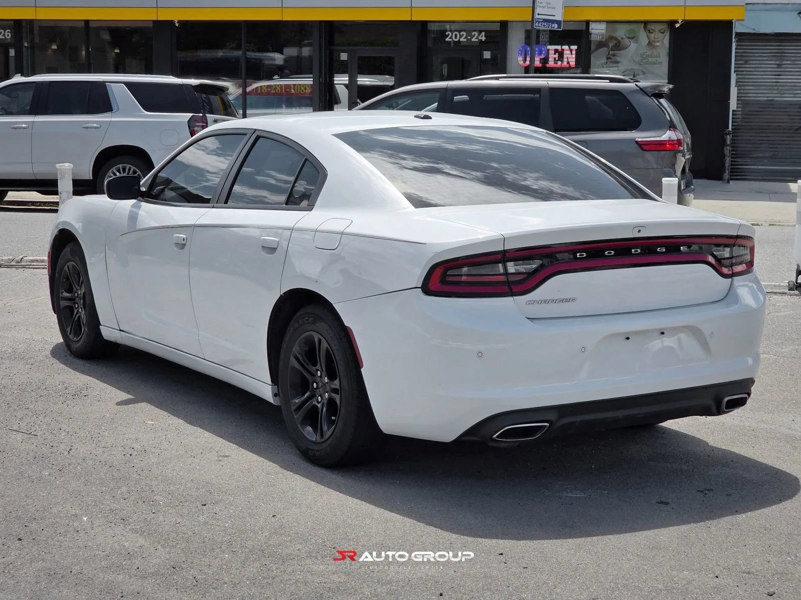 Used 2019 Dodge Charger SXT w/ Leather Interior Group RWD image 8