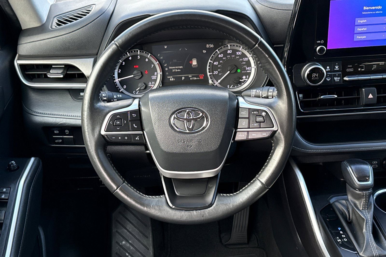 Used 2024 Toyota Highlander LE image 14