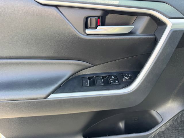 Used 2025 Toyota RAV4 XLE image 14
