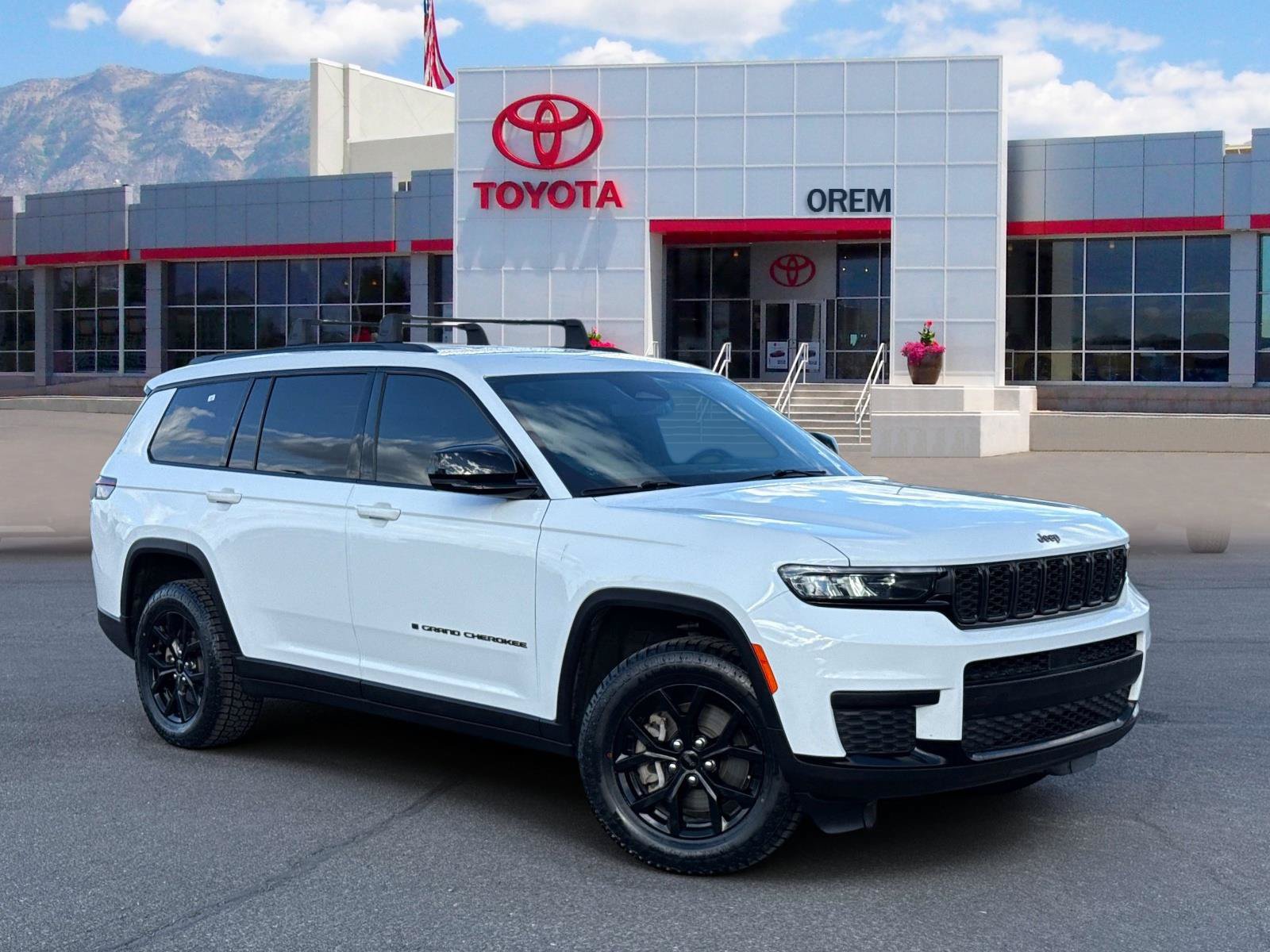 Used 2024 Jeep Grand Cherokee L Laredo