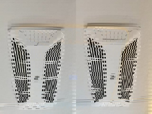 Used 2022 Mercedes-Benz Sprinter 3500 image 48