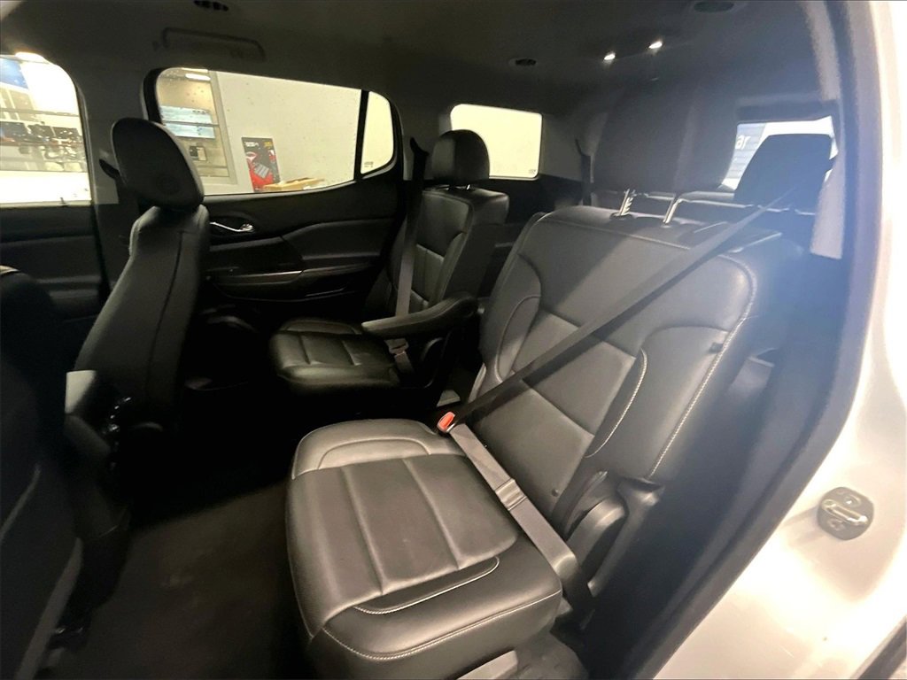 Used 2023 GMC Acadia SLT image 15