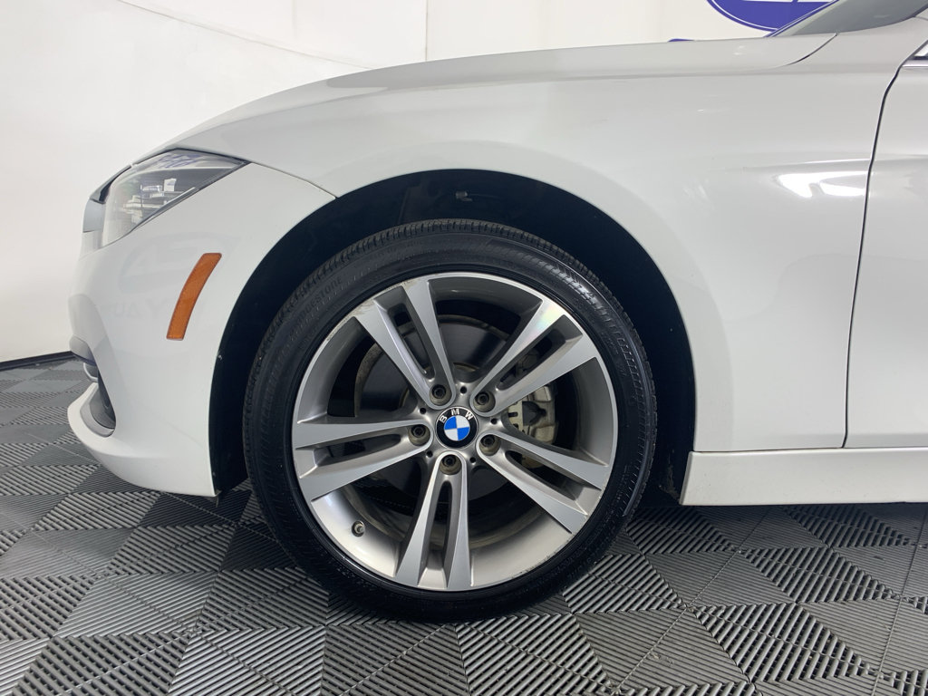 Used 2018 BMW 330i Sedan RWD image 11