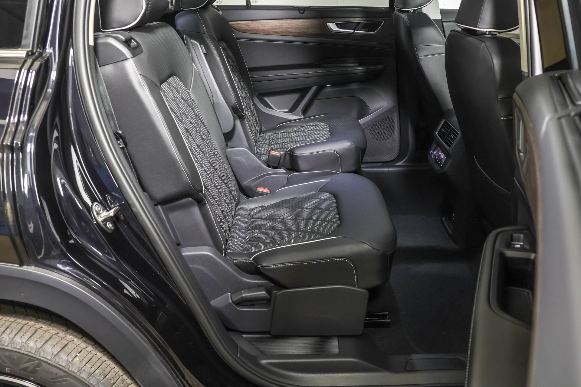 New 2026 Volkswagen Atlas SEL Premium R-Line AWD/4WD image 42