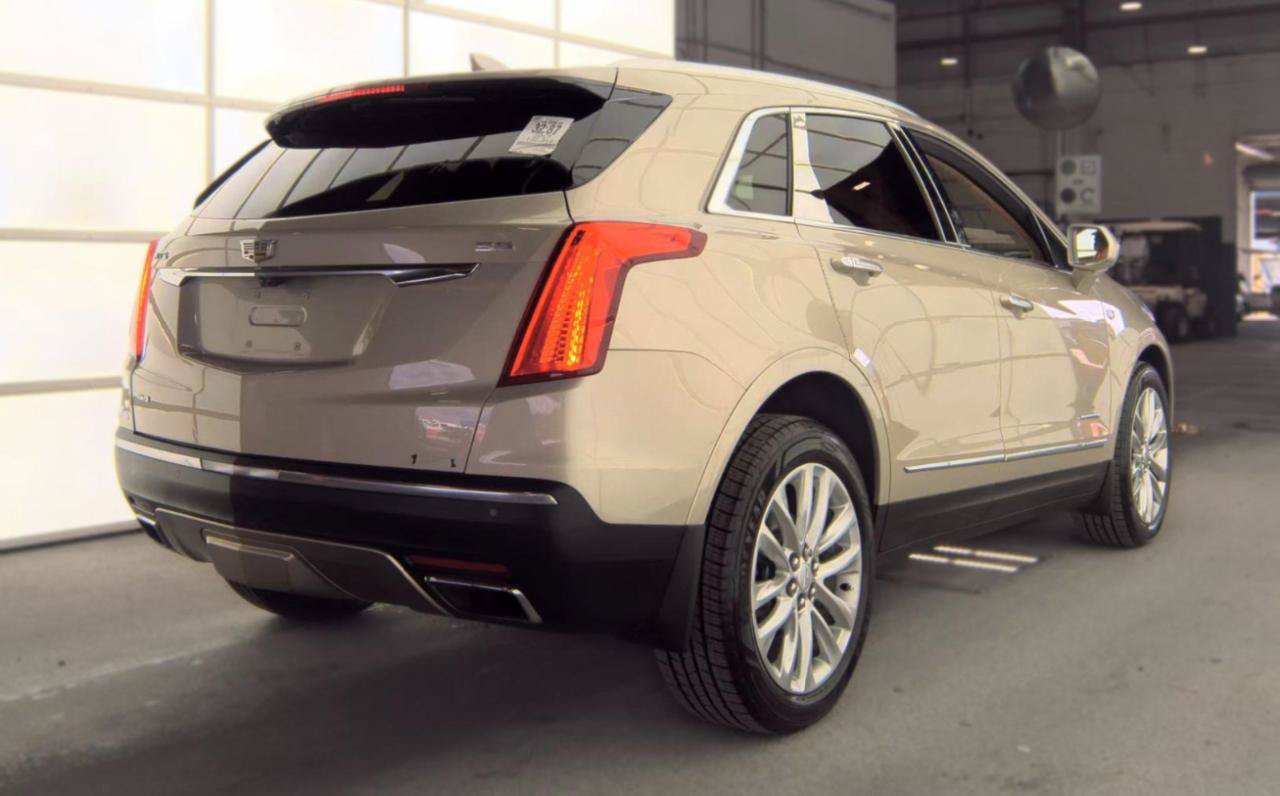 Used 2017 Cadillac XT5 Platinum AWD/4WD image 5