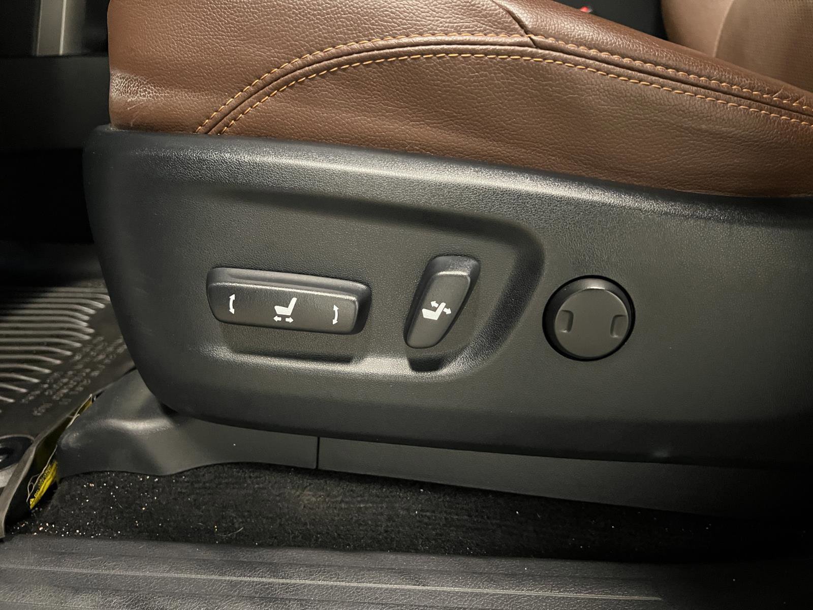 Used 2023 Toyota 4Runner Limited image 25